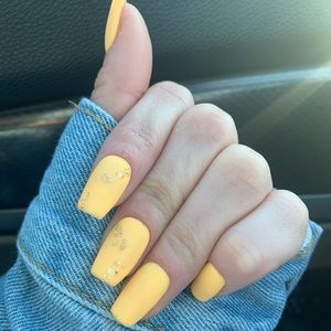 Glue on nails